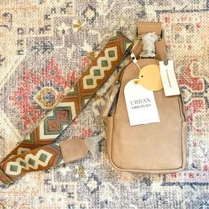 (NWT) Urban Originals x Anthropologie Liberty Sling Bag in taupe.